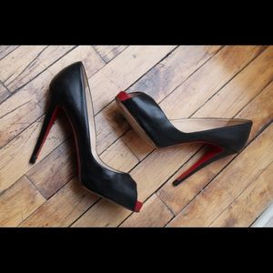 Authentic Christian louboutin size 42 heels